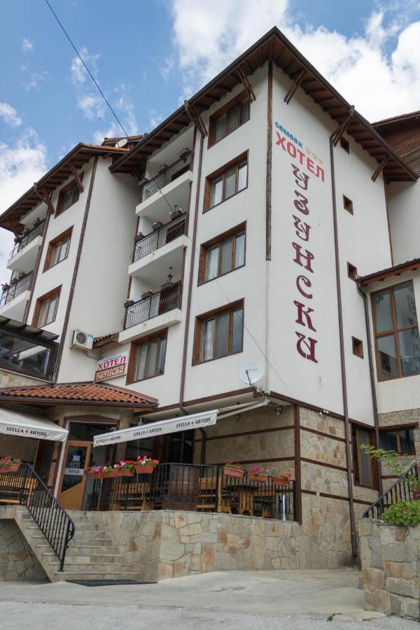 Hotel Uzunski スモーリャン エクステリア 写真