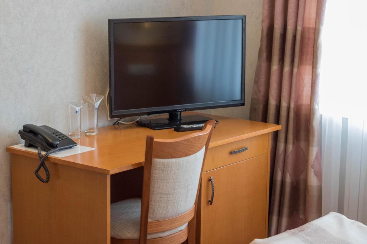 Hotel Uzunski スモーリャン エクステリア 写真