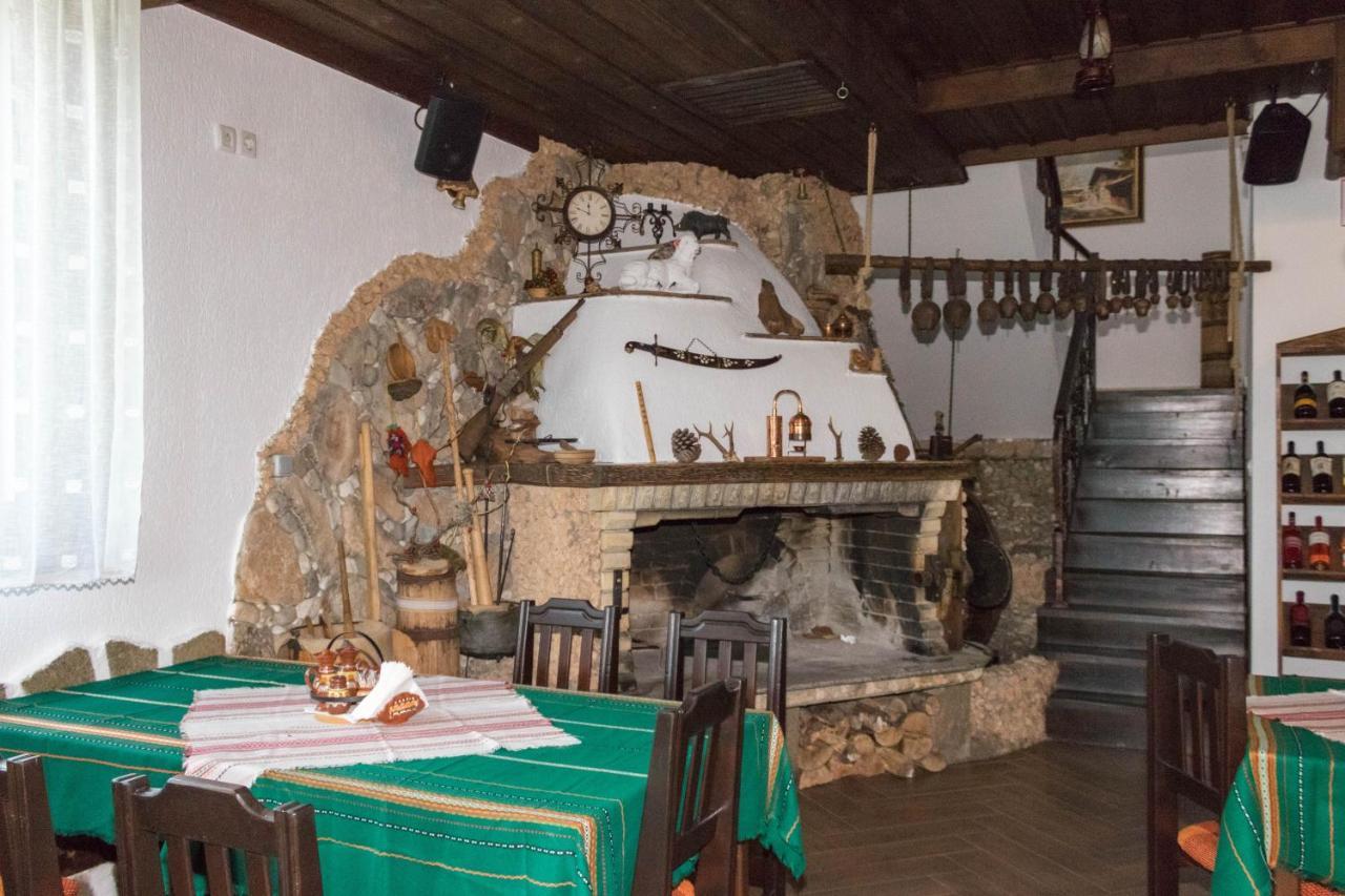 Hotel Uzunski スモーリャン エクステリア 写真