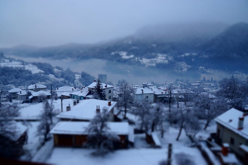 Hotel Uzunski スモーリャン エクステリア 写真
